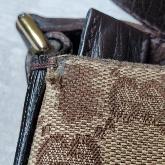 GUCCI GG Supreme Canvas Shoulder Bag - Picture 10 of 12